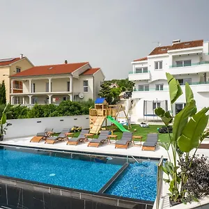 holiday-house-dominik.hotelinzadar.com/
